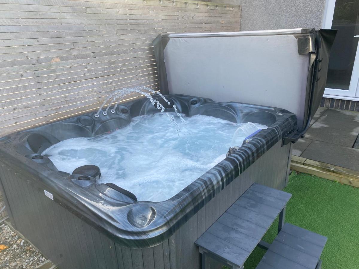 No40Barmouth-Modern,Spacious&Hot Tub Экстерьер фото