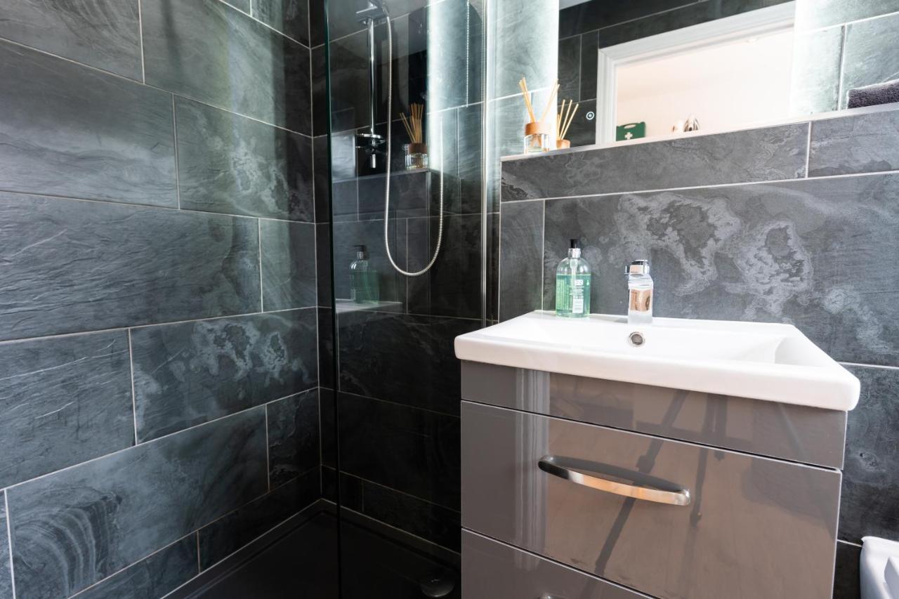 No40Barmouth-Modern,Spacious&Hot Tub Экстерьер фото
