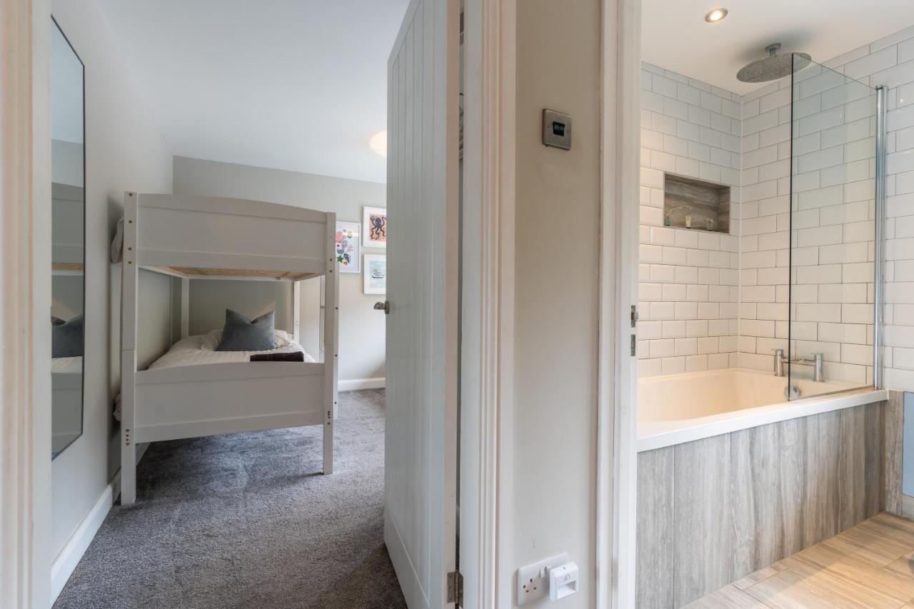 No40Barmouth-Modern,Spacious&Hot Tub Экстерьер фото