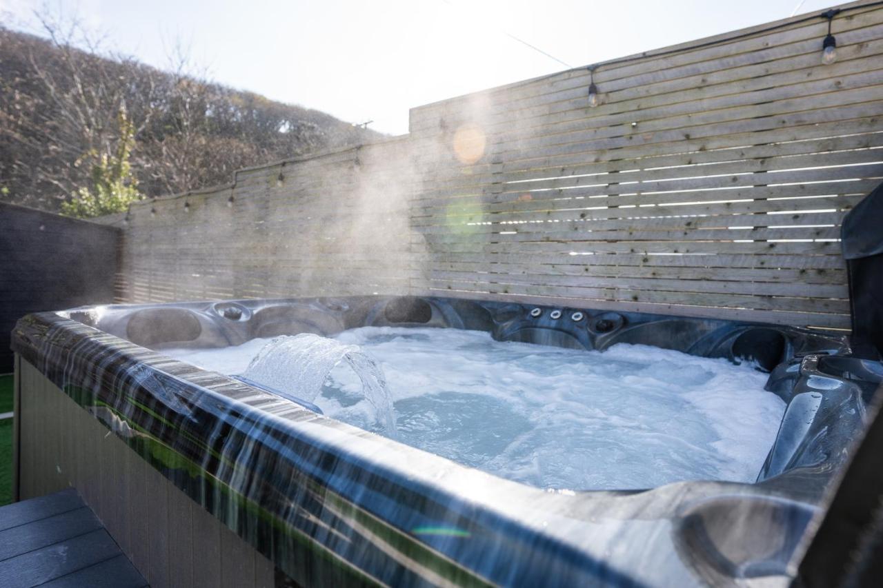 No40Barmouth-Modern,Spacious&Hot Tub Экстерьер фото