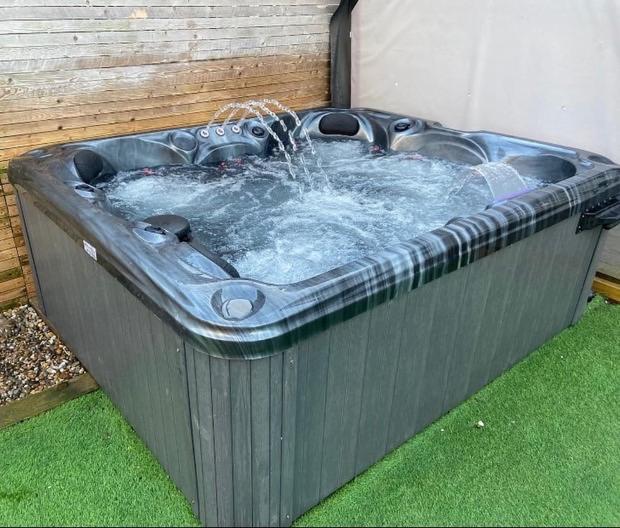 No40Barmouth-Modern,Spacious&Hot Tub Экстерьер фото